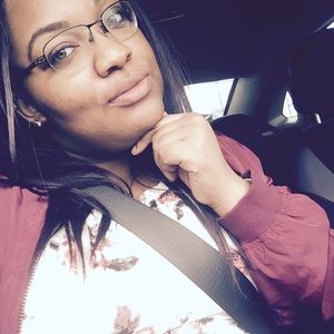 Meet your Posher, Dionne